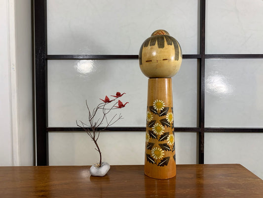 Kokeshi Créative Vintage  l  décor de marguerites