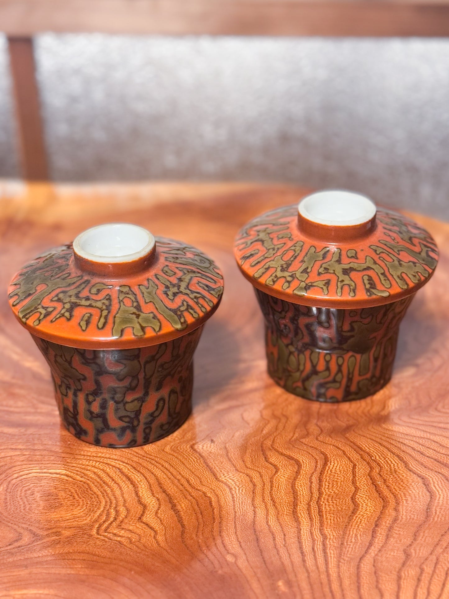 Céramique japonaise, Ensemble de deux tasses à thé avec couvercle