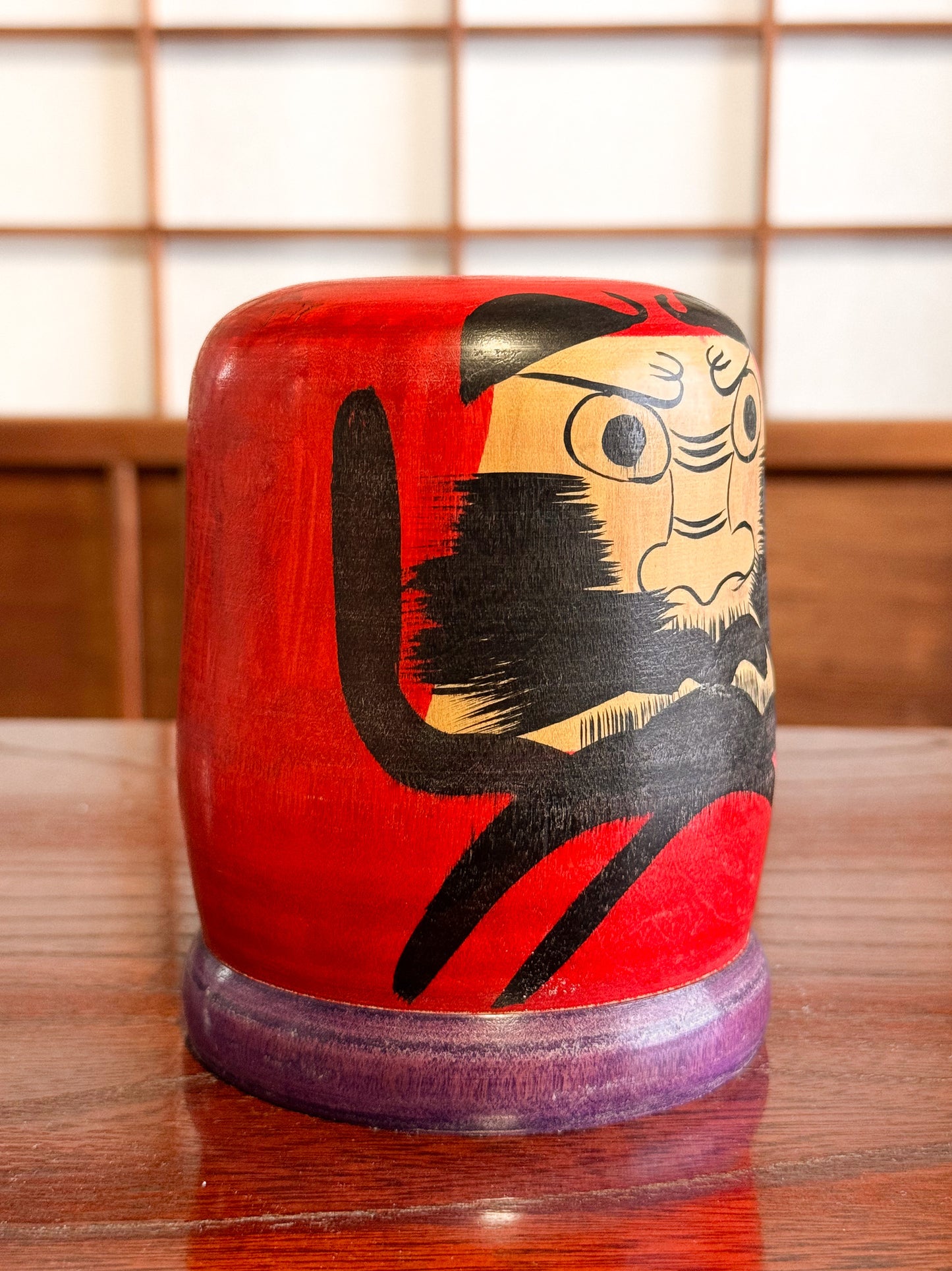 Kokeshi Daruma socle violet cote