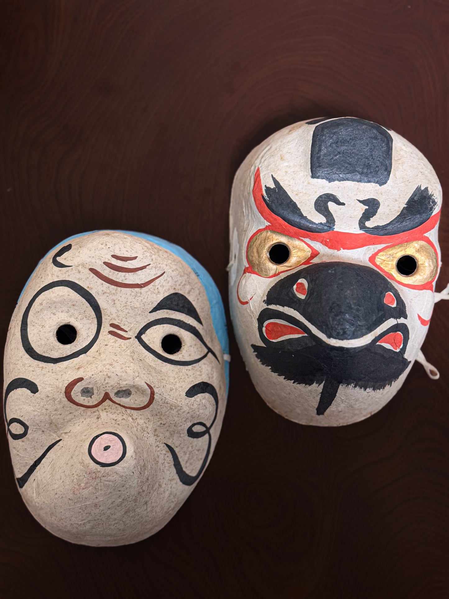 masque traditionnel japonais en papier maché tengu au long bec duo de masques