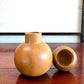 boite à épices en bois en forme de coloquinte, vue de profil
