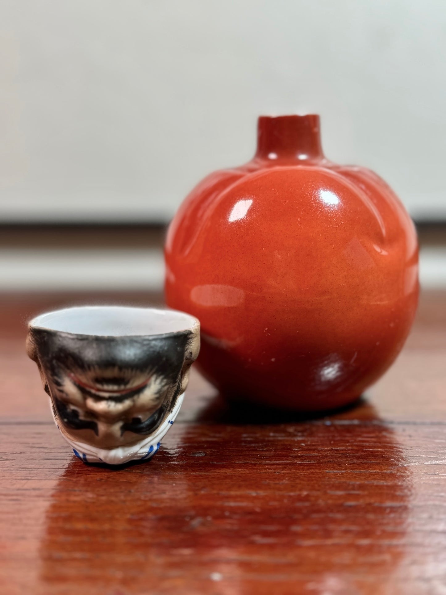 Bouteille en forme de Daruma corps et tête tasse