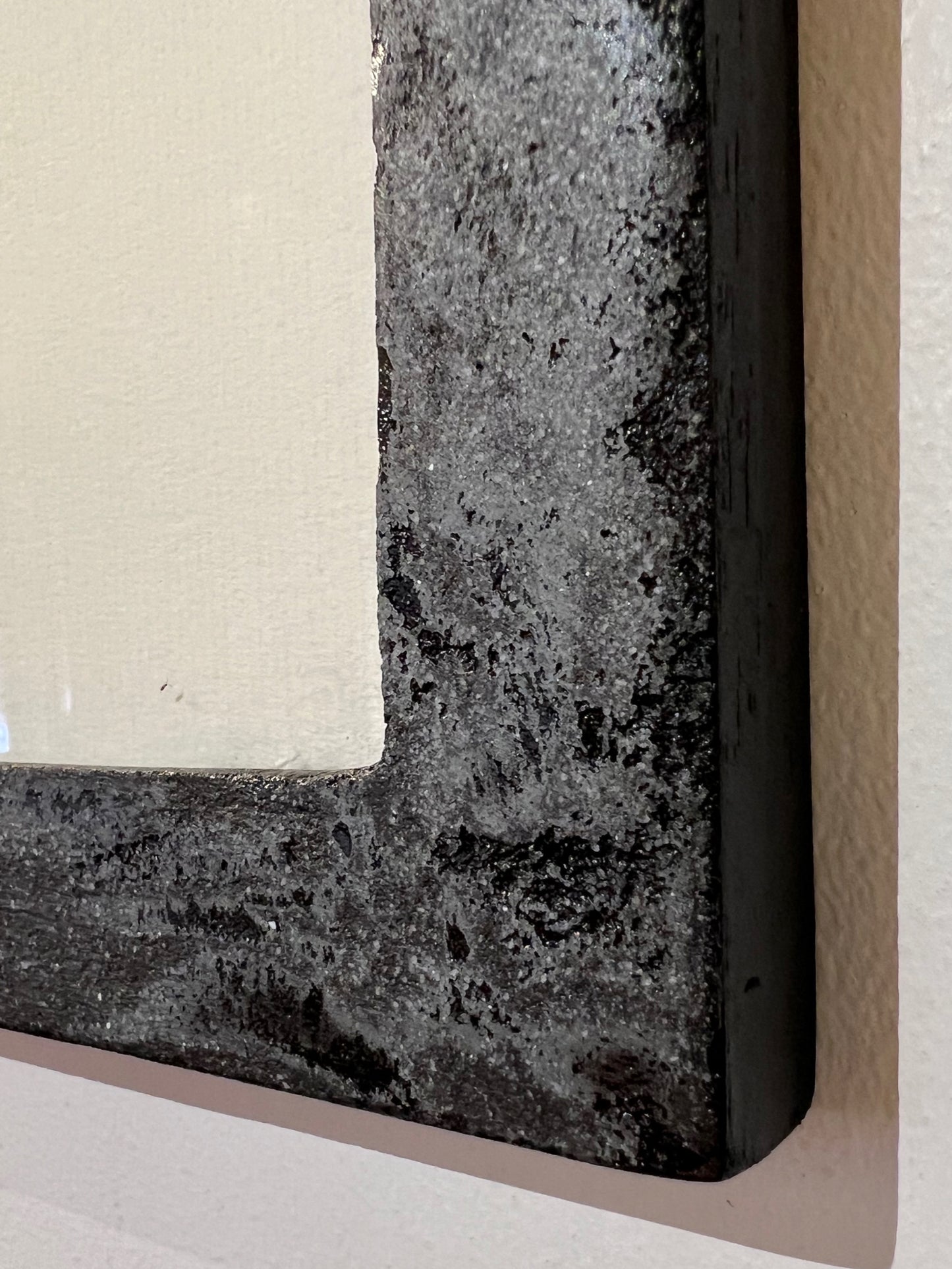 estampe japonaise encadrée, cadre en béton ciré gris
