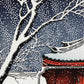 estampe japonaise une femme sous un papapluie bleu, devant entrée temple rouge sous la neige, l'arbre couvert de neige