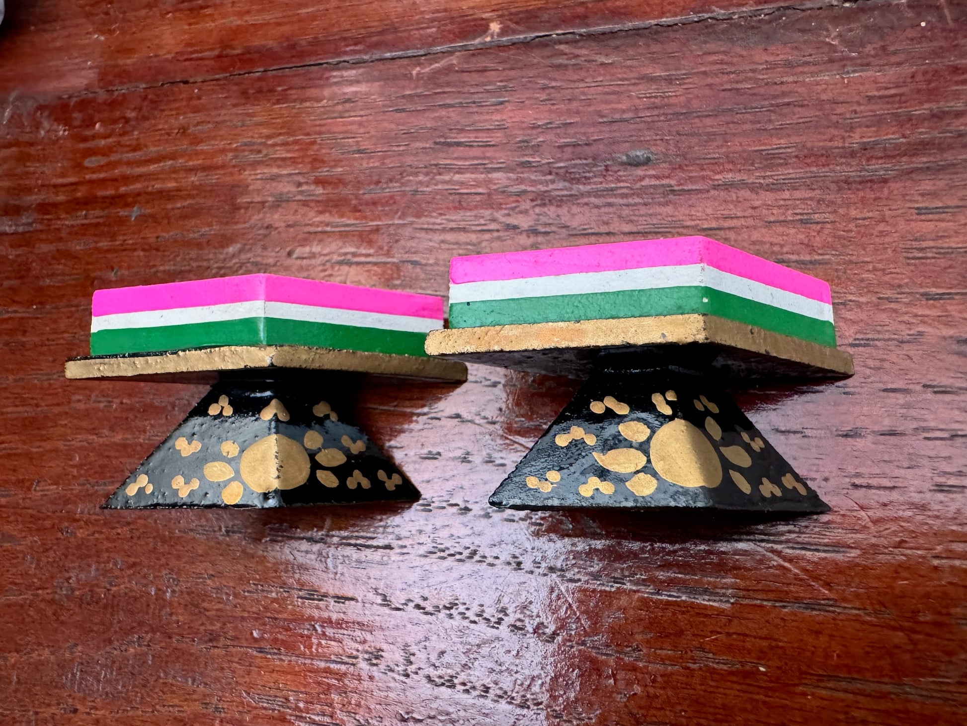 gateau Ishimochi hina matsuri miniature en losange, trois couches couleur vert, blanc, rose