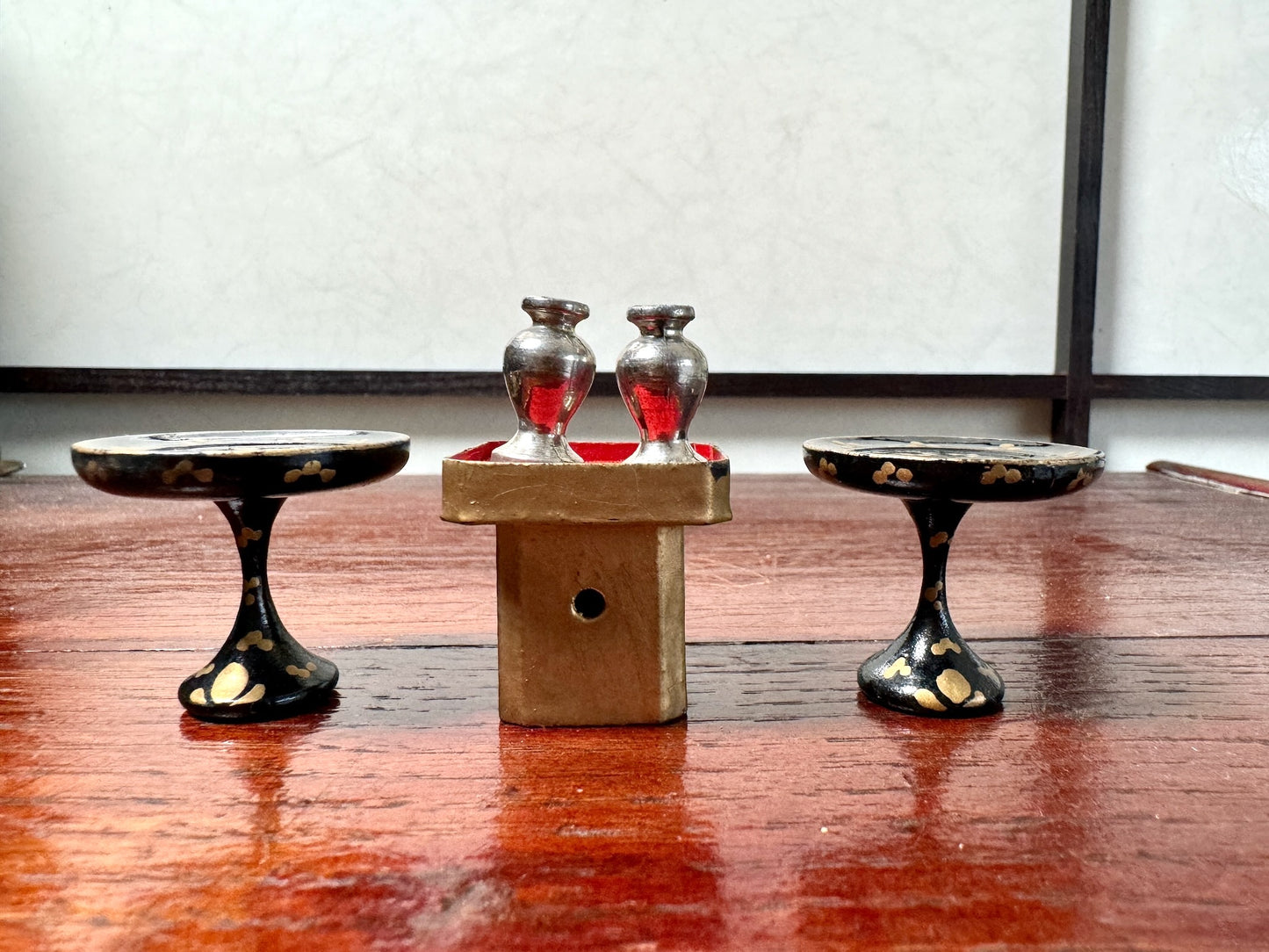 Miniature mobilier du Palais Impérial en laque et métal | Décor pour Hina-matsuri