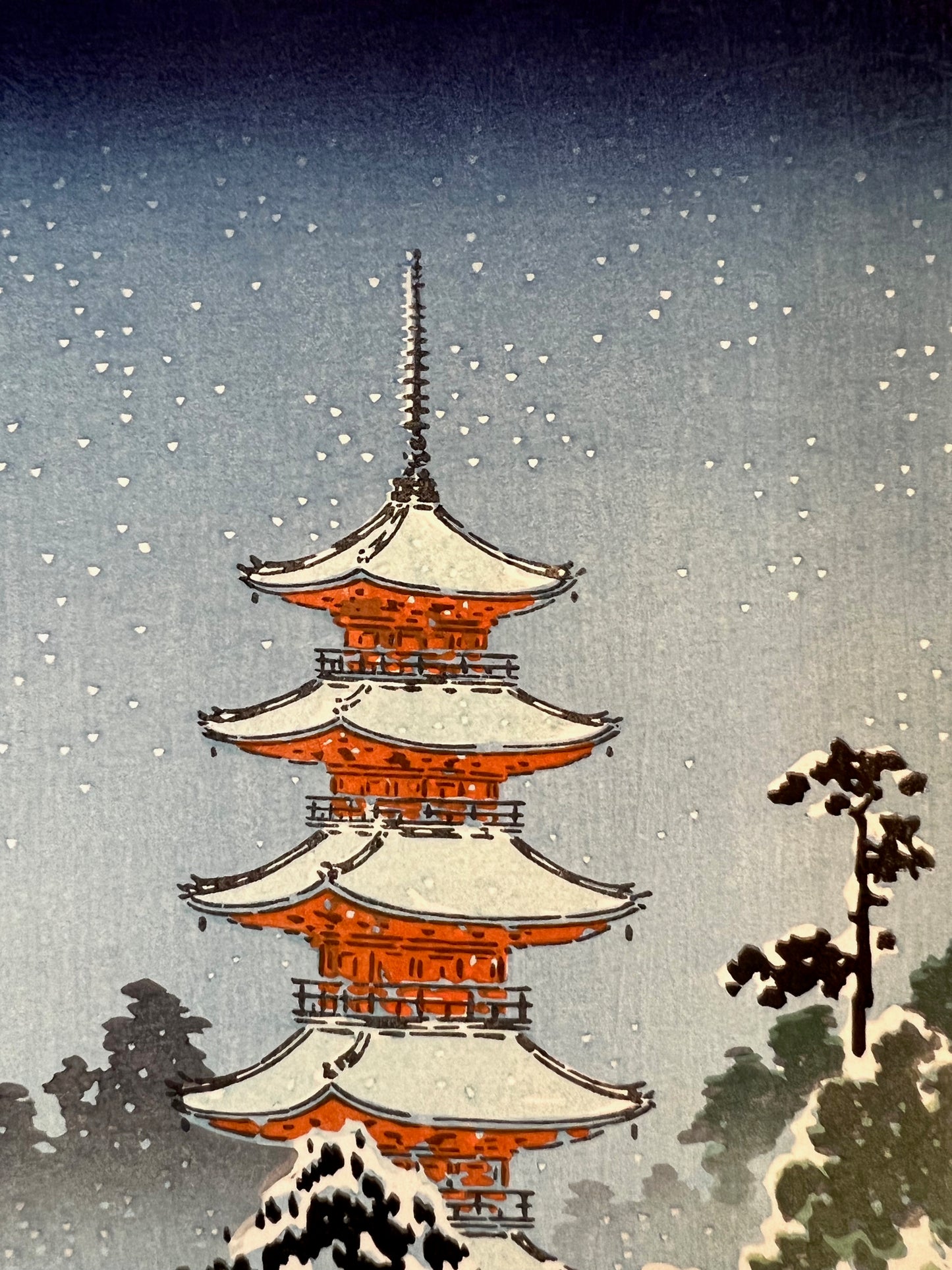 Estampe Japonaise Koitsu Tsuchiya paysage nuit neige Pagode de Nikko toit
