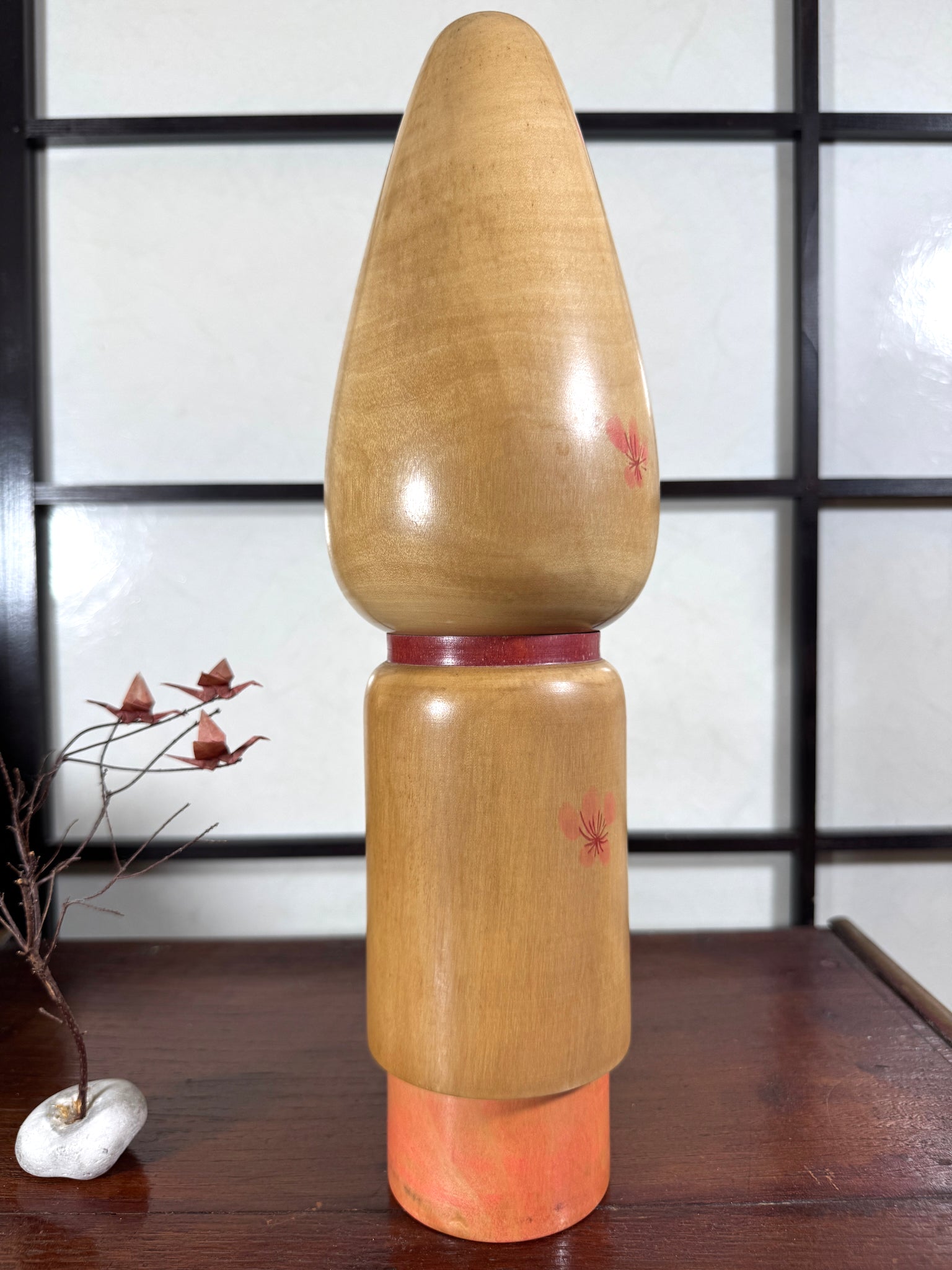 Kokeshi ume gomoro de Takahashi Hashime, vu de dos
