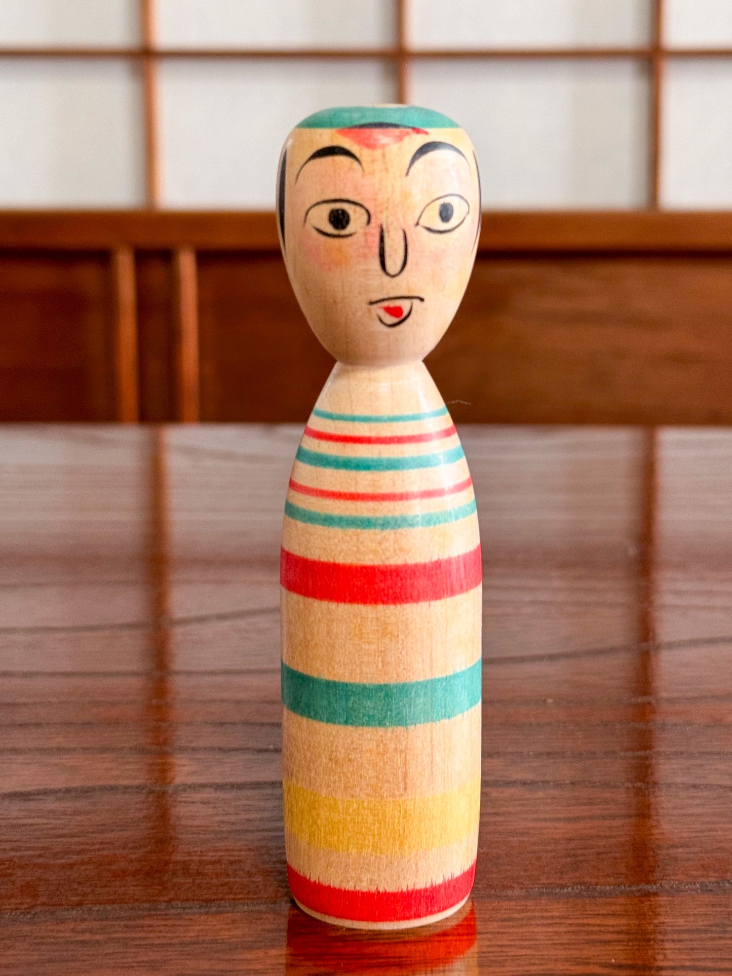 petite nakanosawa tire la langue de face