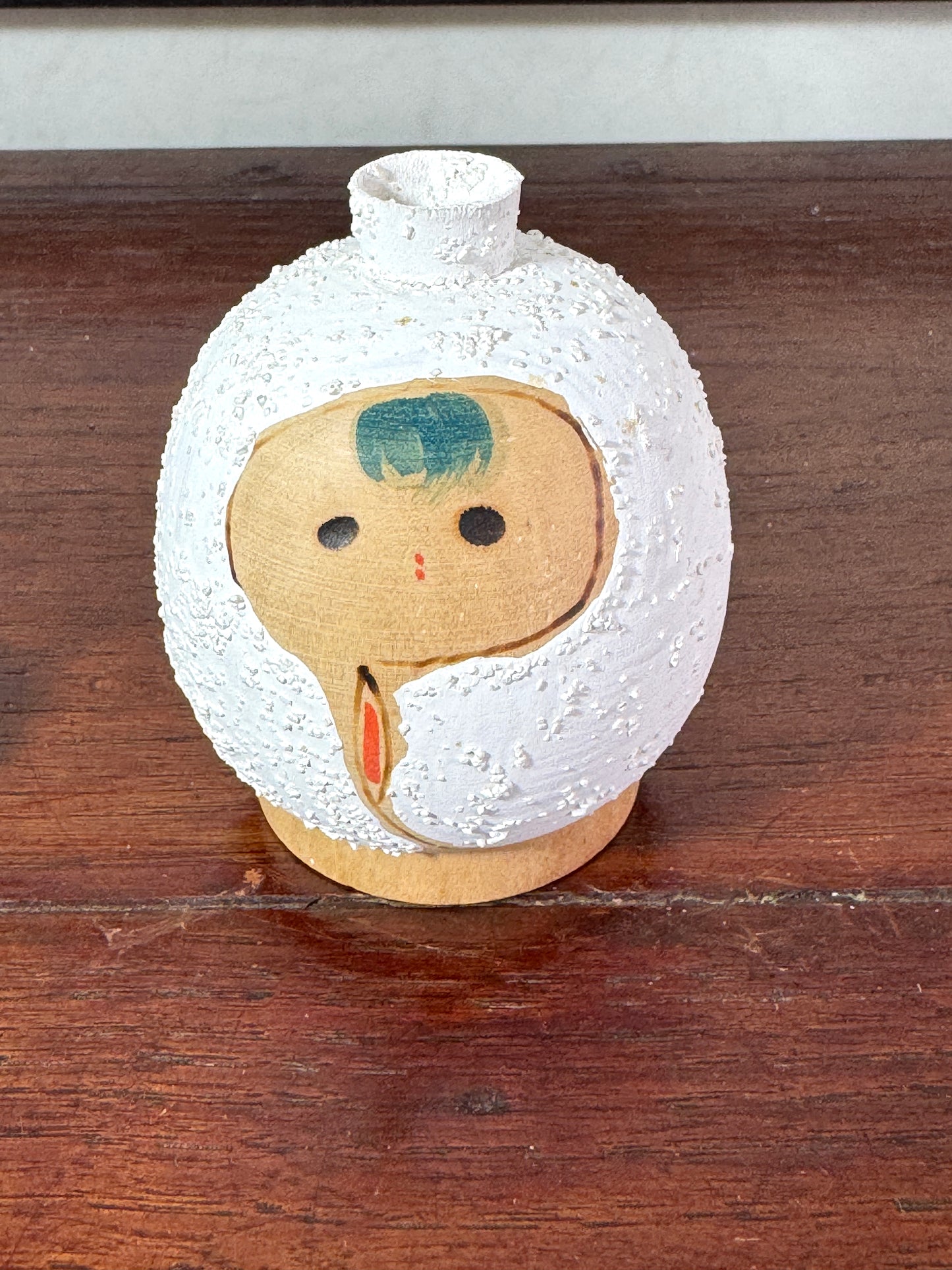 Petite Koekshi neige murayama avec boîte vue dessus