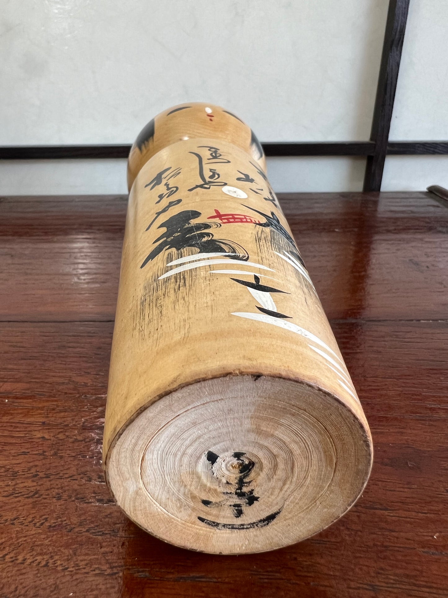 Kokeshi souvenir Vintage  | Décor peint, temple au bord de l'eau signature
