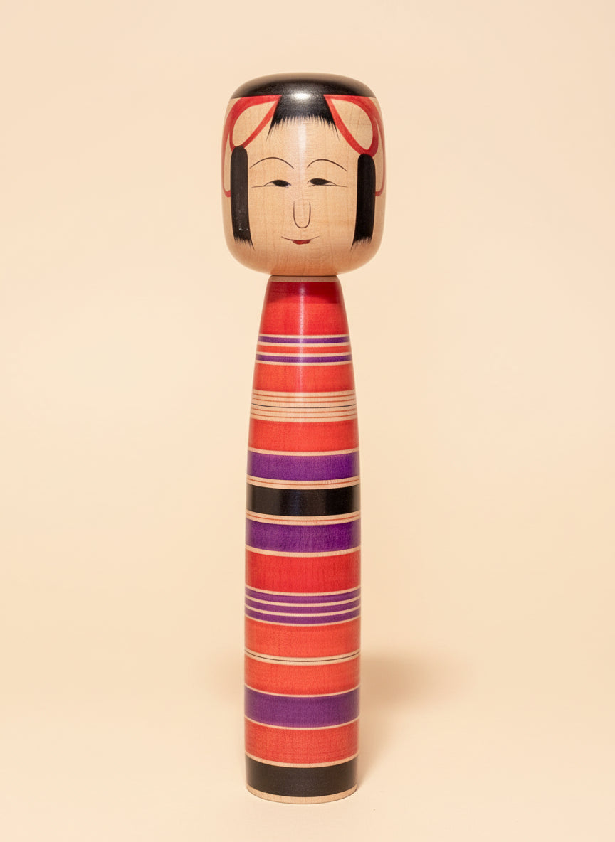 Kokeshi traditionnelle rayures noires rouges et violettes de face