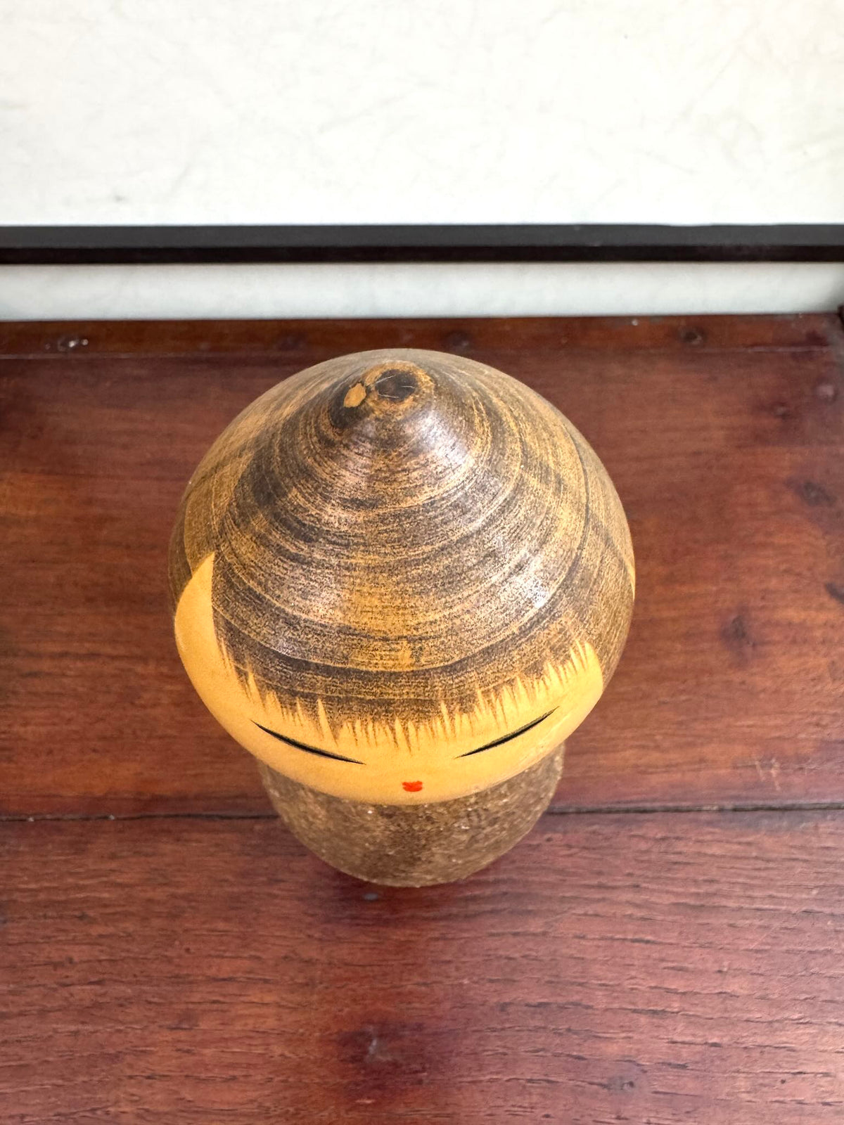 kokeshi de Watanabe Masao moine Mushin, vu de dessus