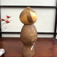 kokeshi de Watanabe Masao moine Mushin, profil droit