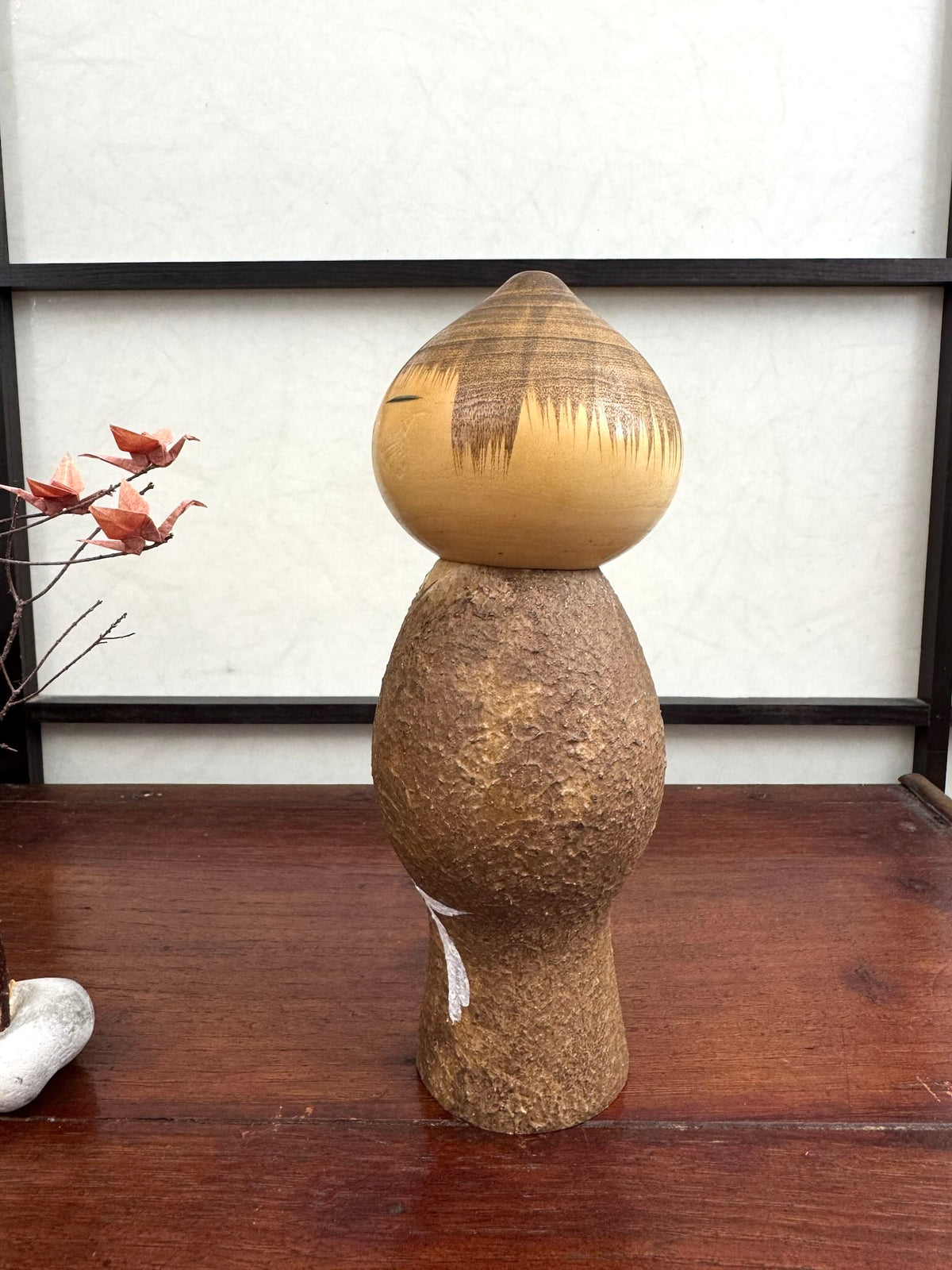 kokeshi de Watanabe Masao moine Mushin, profil gauche