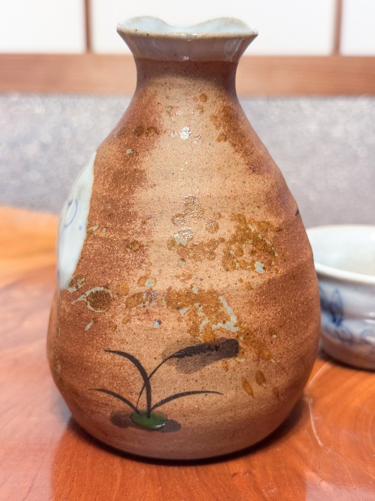 Céramique japonaise, Flacon à sake et tasse lapin