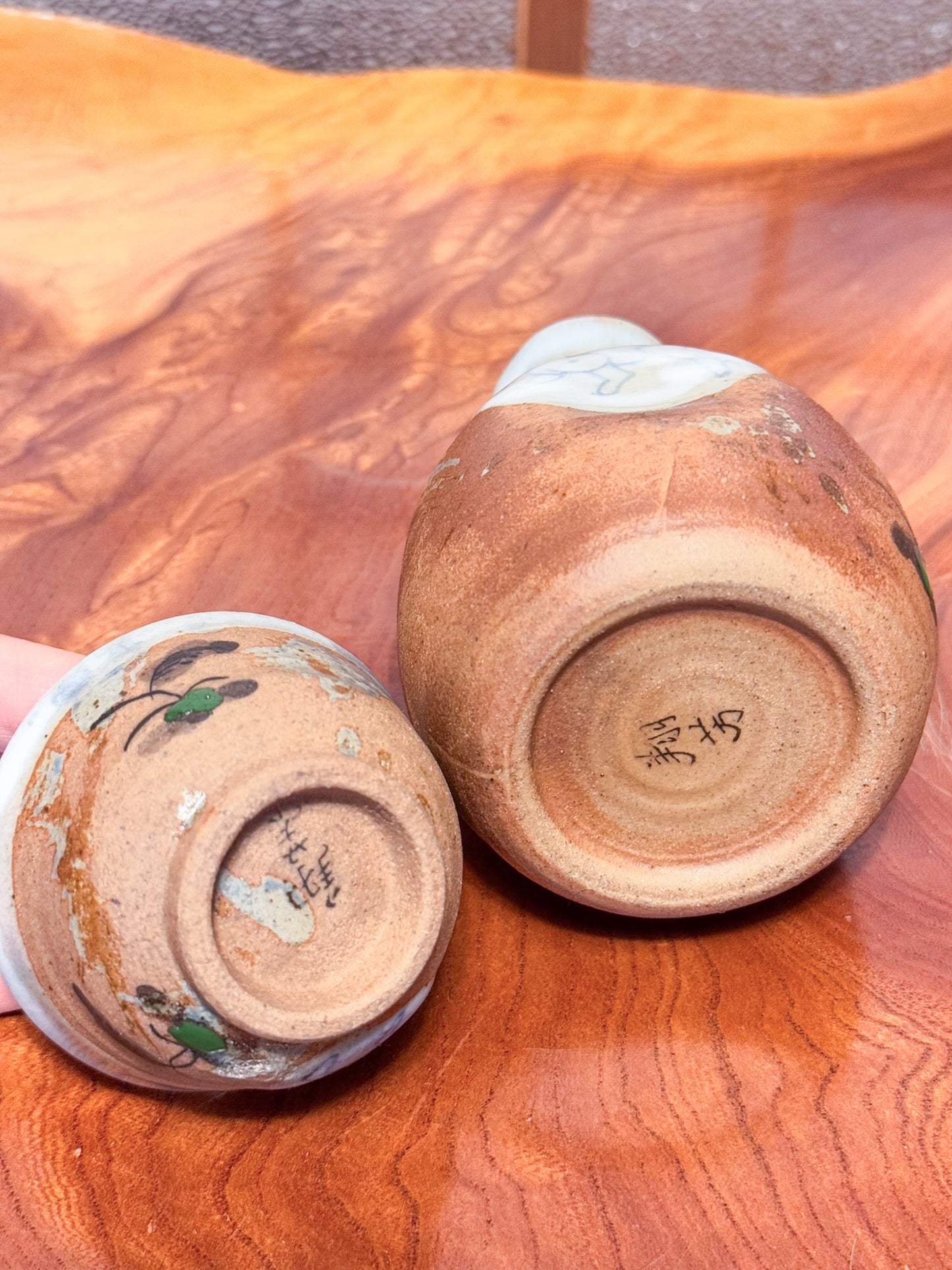 Céramique japonaise, Flacon à sake et tasse lapin