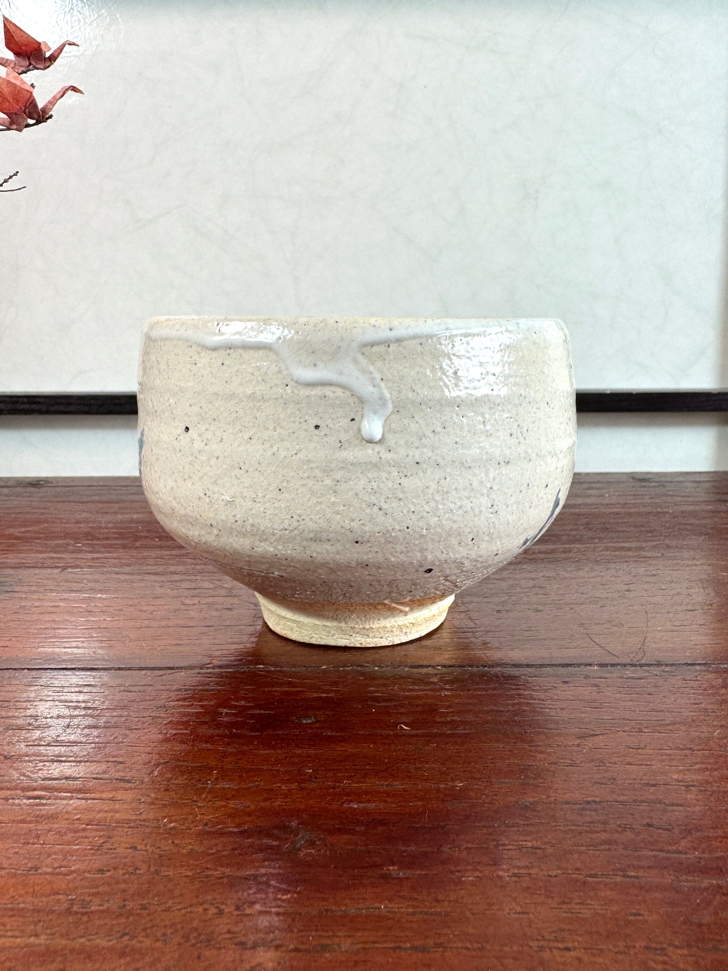 Chawan japonais en grès avec calligraphie, coté 4