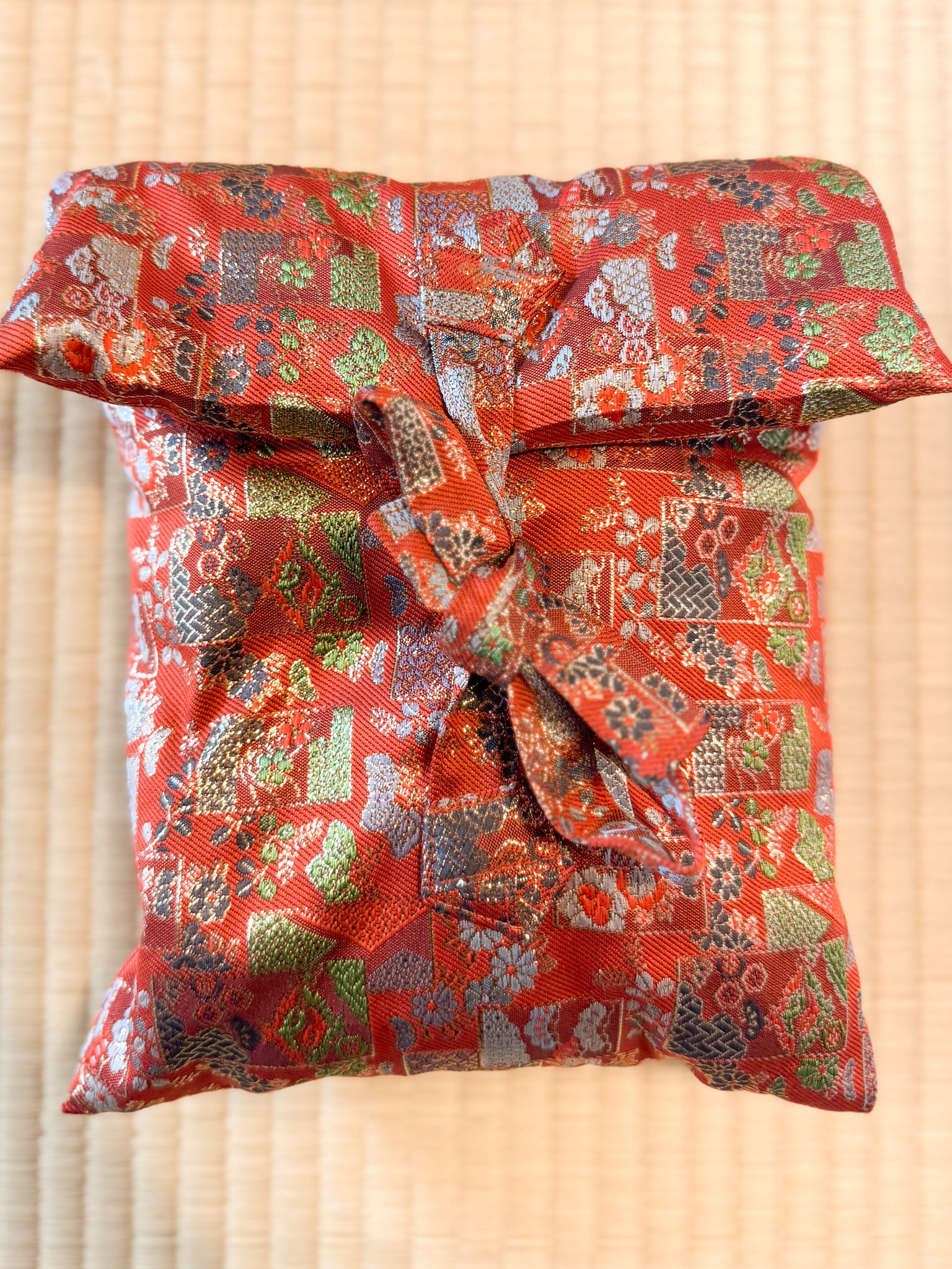 pochette de rangement en tissu rouge