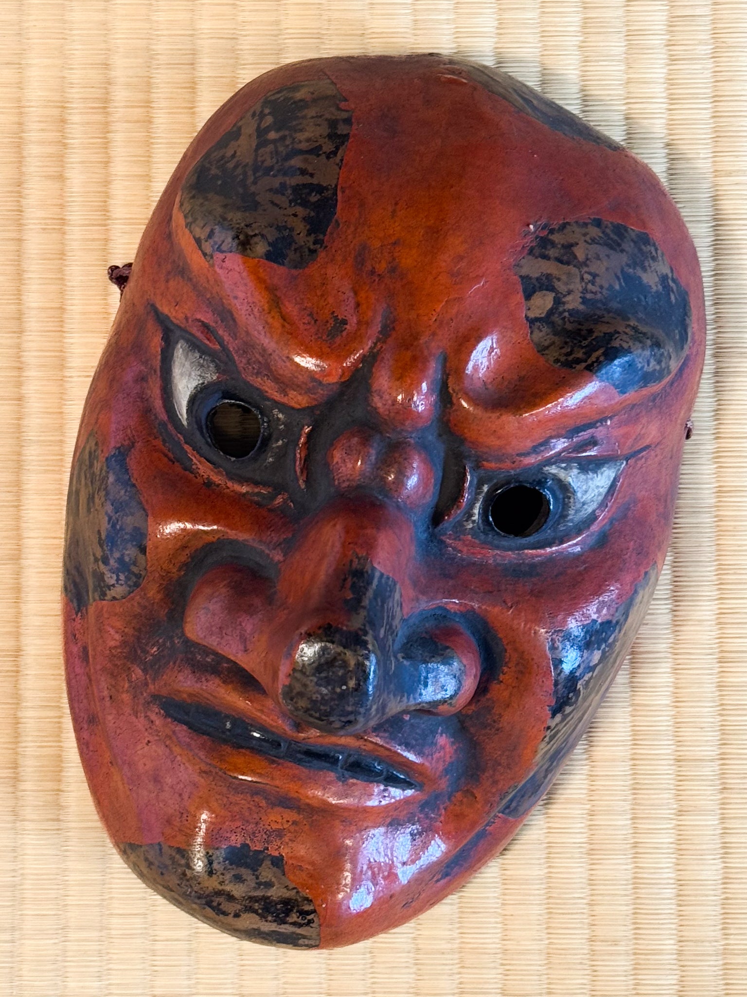 Masque de théâtre japonais, Tengu rouge – Uchiwa Gallery