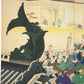 estampe japonaise en triptyque de Chikanobu, série Outer Chiyoda Palace, une foule agitée se précipite à la distribution de parapluie, au loin une pièce de théatre Nô sans spectateur, gros plan sur le toit du temple en premier plan avec une carpe sculptée