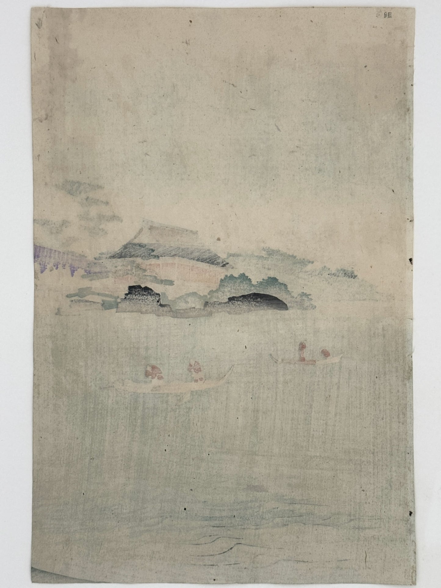 estampe japonaise en triptyque, deux seigneurs pêchant au bord d'un lac, pin et glycines en fleurs, les barques et le temple au loin, partie gauche, dos de l'estampe