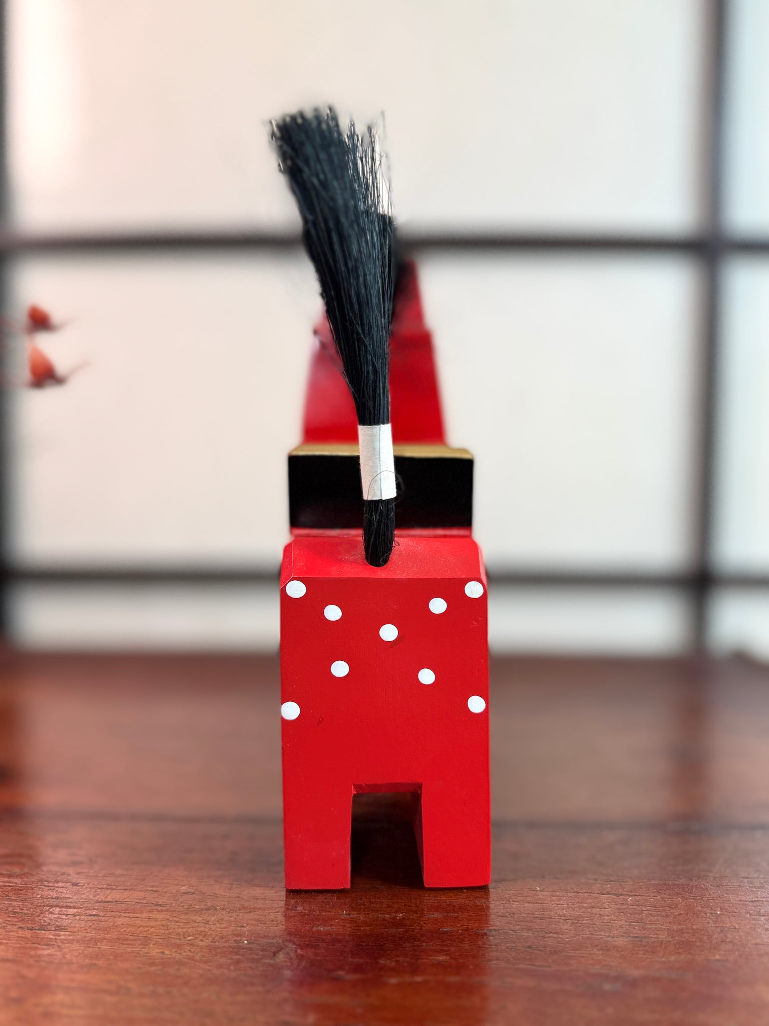 cheval traditionnel japonais yawata rouge motifs vague de dos