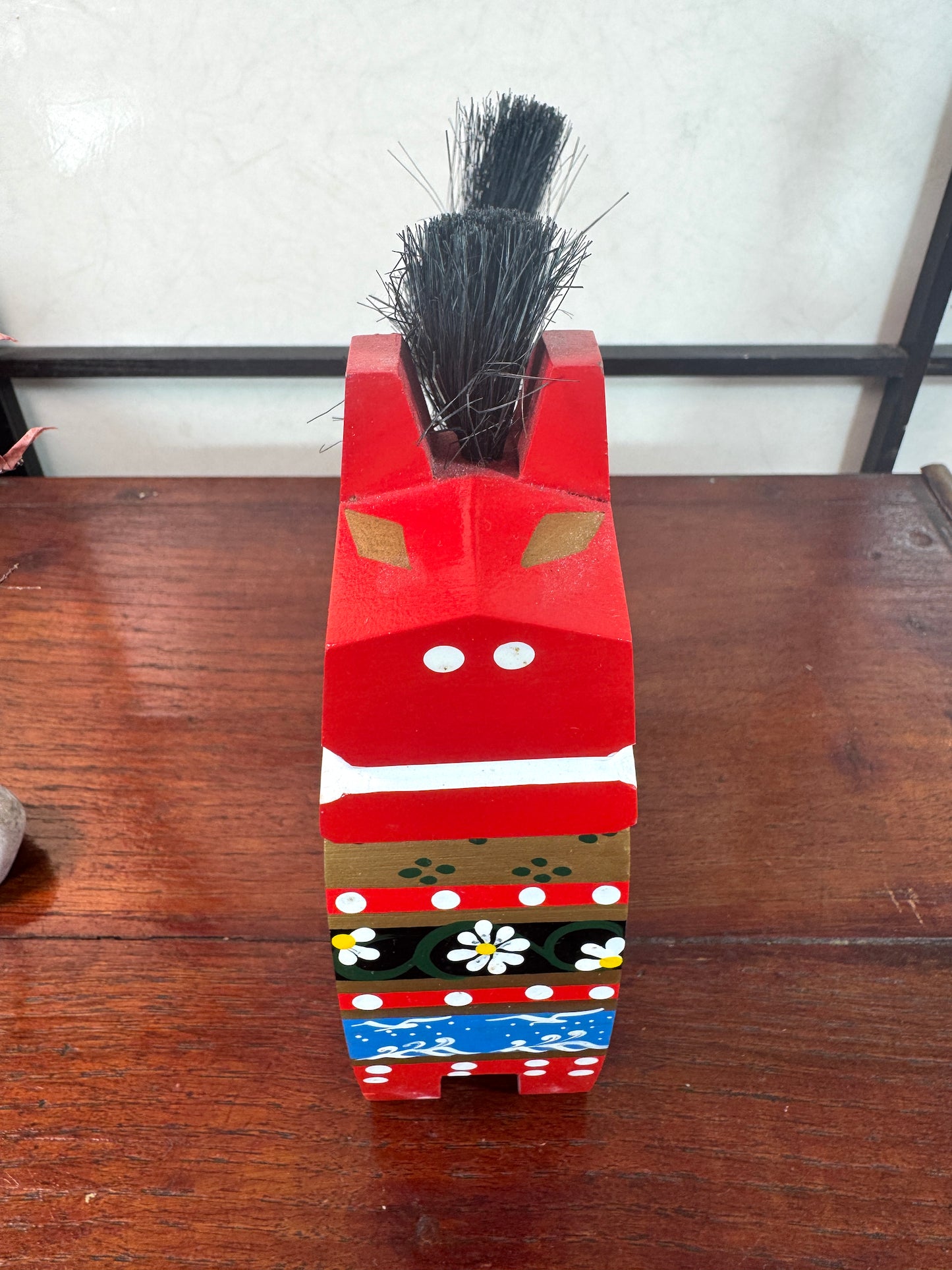 cheval traditionnel japonais yawata rouge motifs vague tête