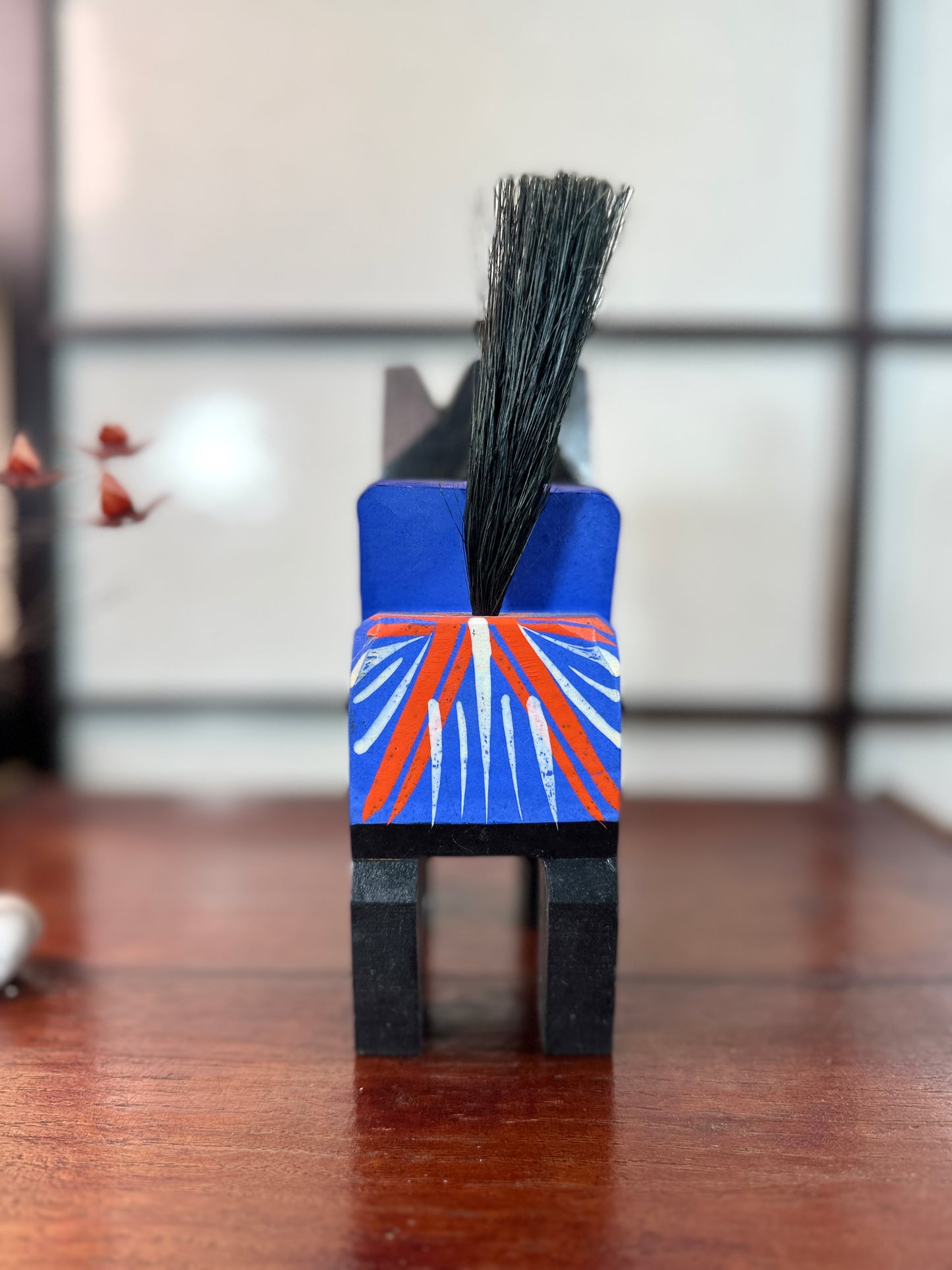 cheval miharu traditionnel japonais noir de dos