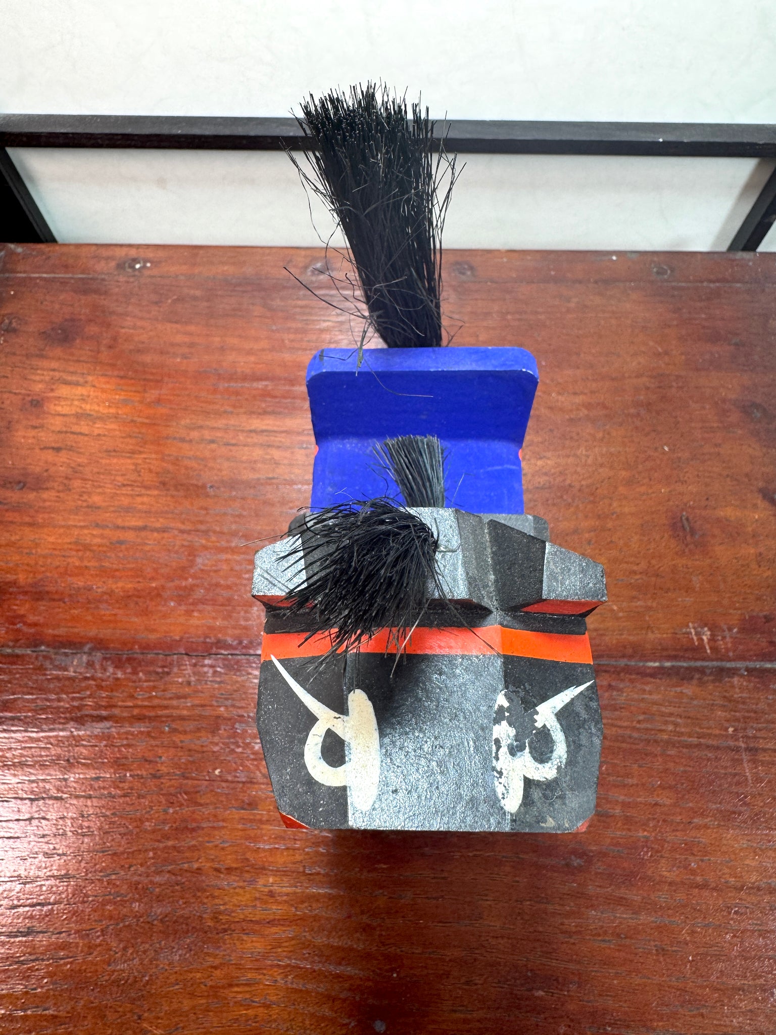 cheval miharu traditionnel japonais noir vue dessus