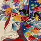 estampe japonaise de Chikanobu dames epoque tokugawa, création paysage bonkei, pied et détails kimono fleurs chrysanthèmes rouge jaune et violet