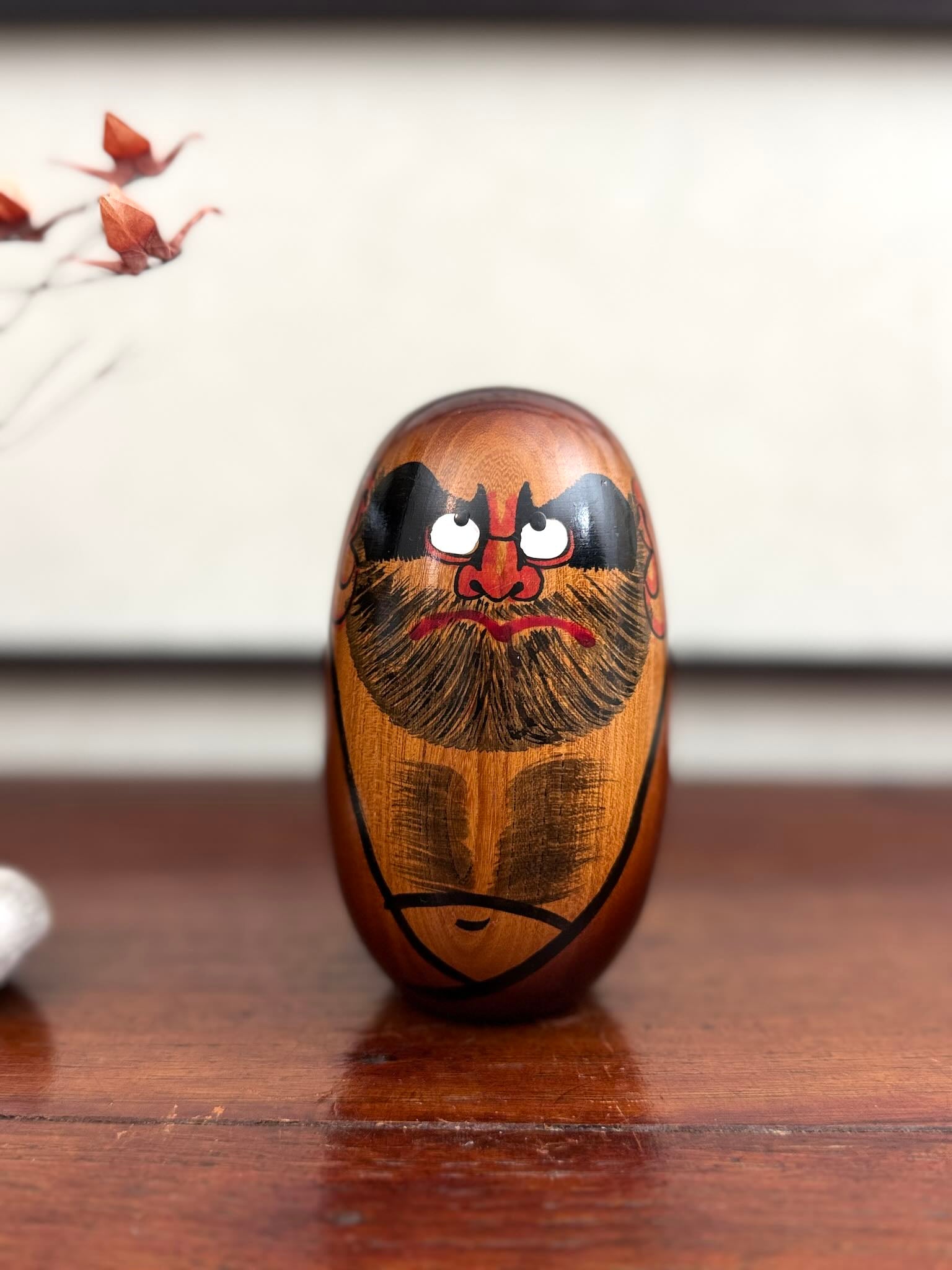 Daruma en bois venant du temple Zuiganji a Matsushima, de face