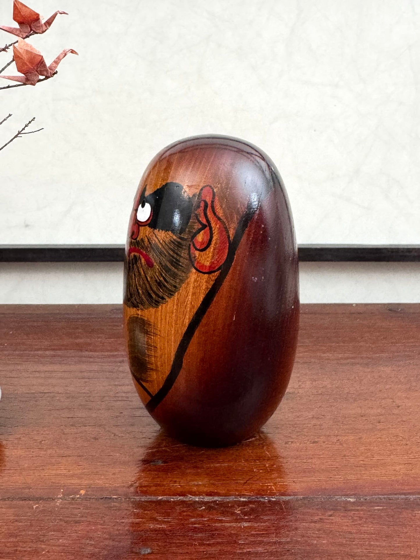 Daruma en bois venant du temple zuiganji a matsushima, vue profil