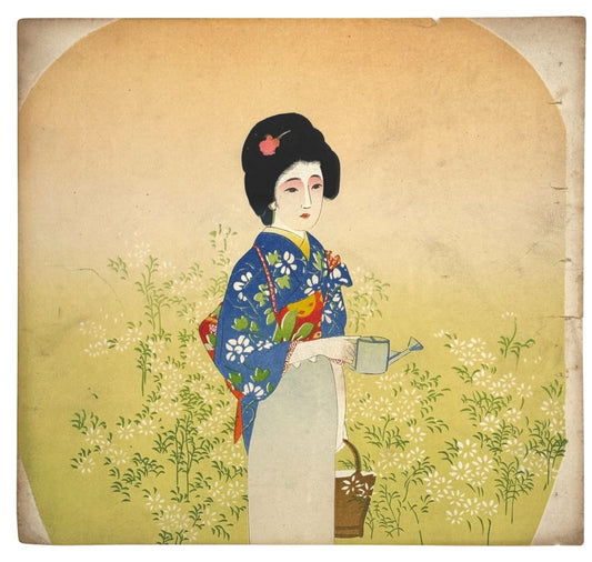 Estampe japonaise en forme d'éventail uchiwa, femme en kimono un arrosoir à la main dans un jardin fleuri