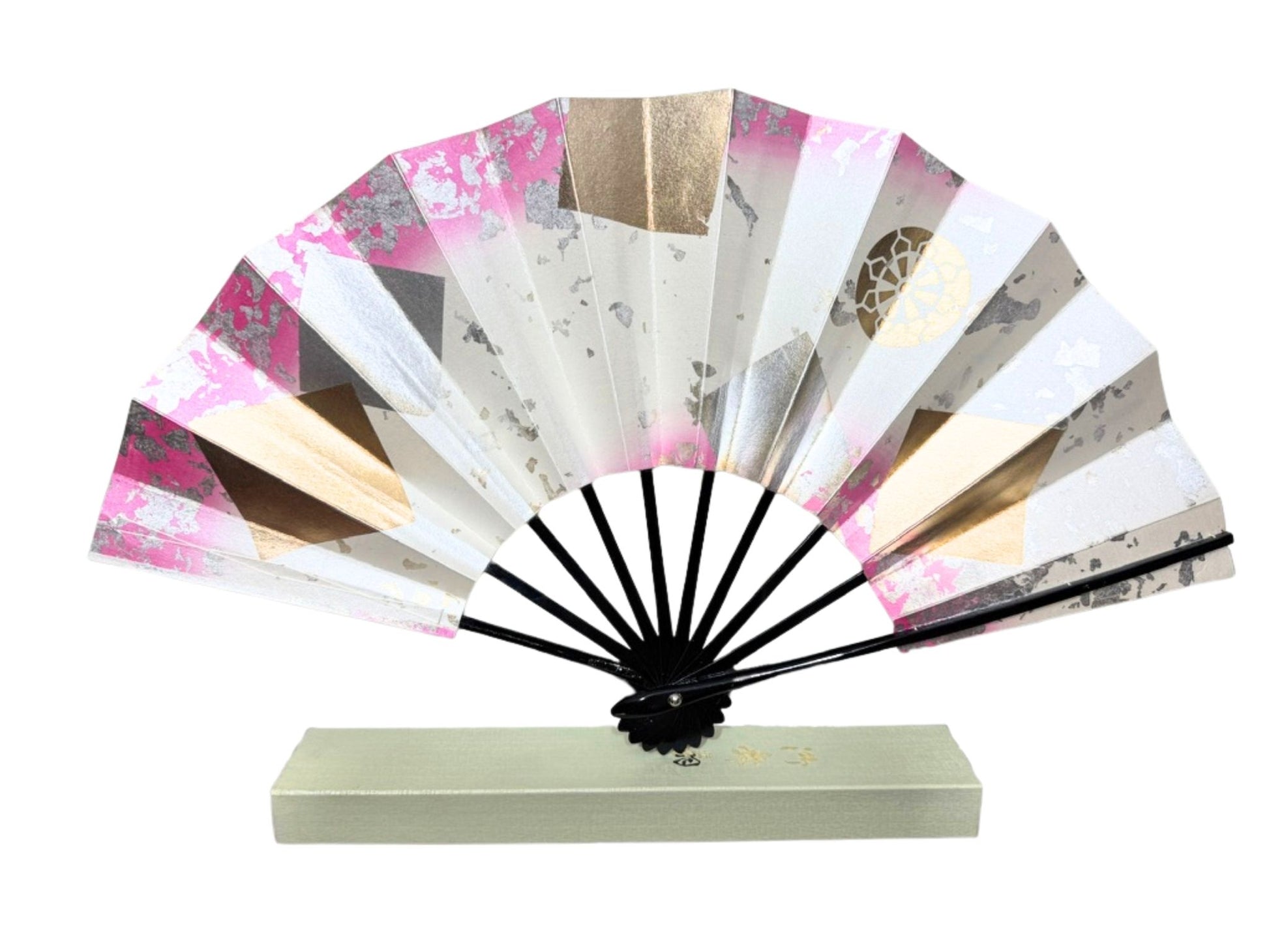 éventail traditionnel japonais avec motifs de feuilles d'or et d'argent