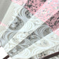 éventail traditionnel japonais argent et rose aux motifs paillettes et vagues blanches, détail de la vague