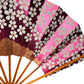 eventail japonais fond rose metallique motif fleurs de cerisier et seigaiha detail fleurs sakura