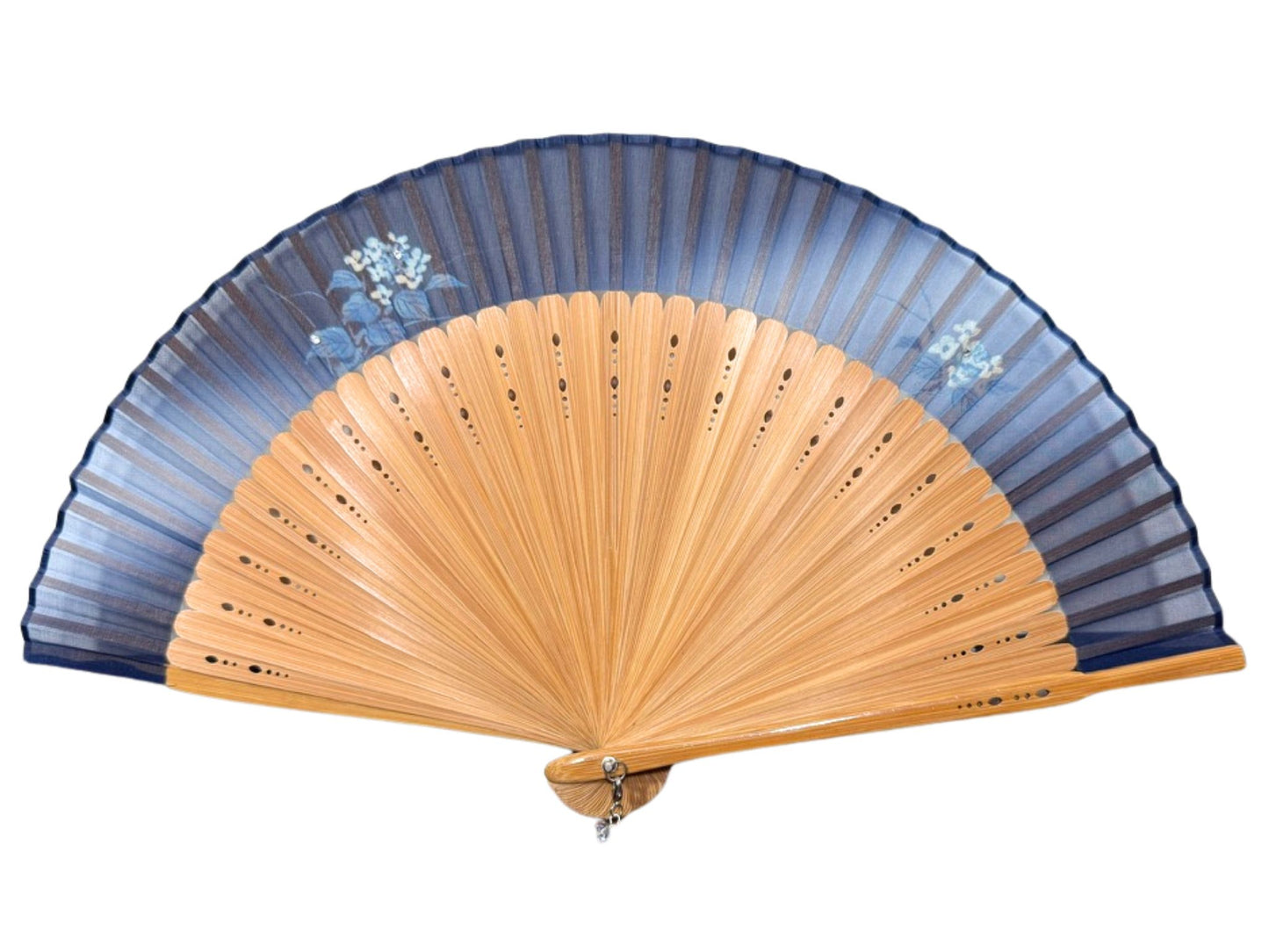éventail traditionnel japonais soie bleue et bambou ajouré, recto