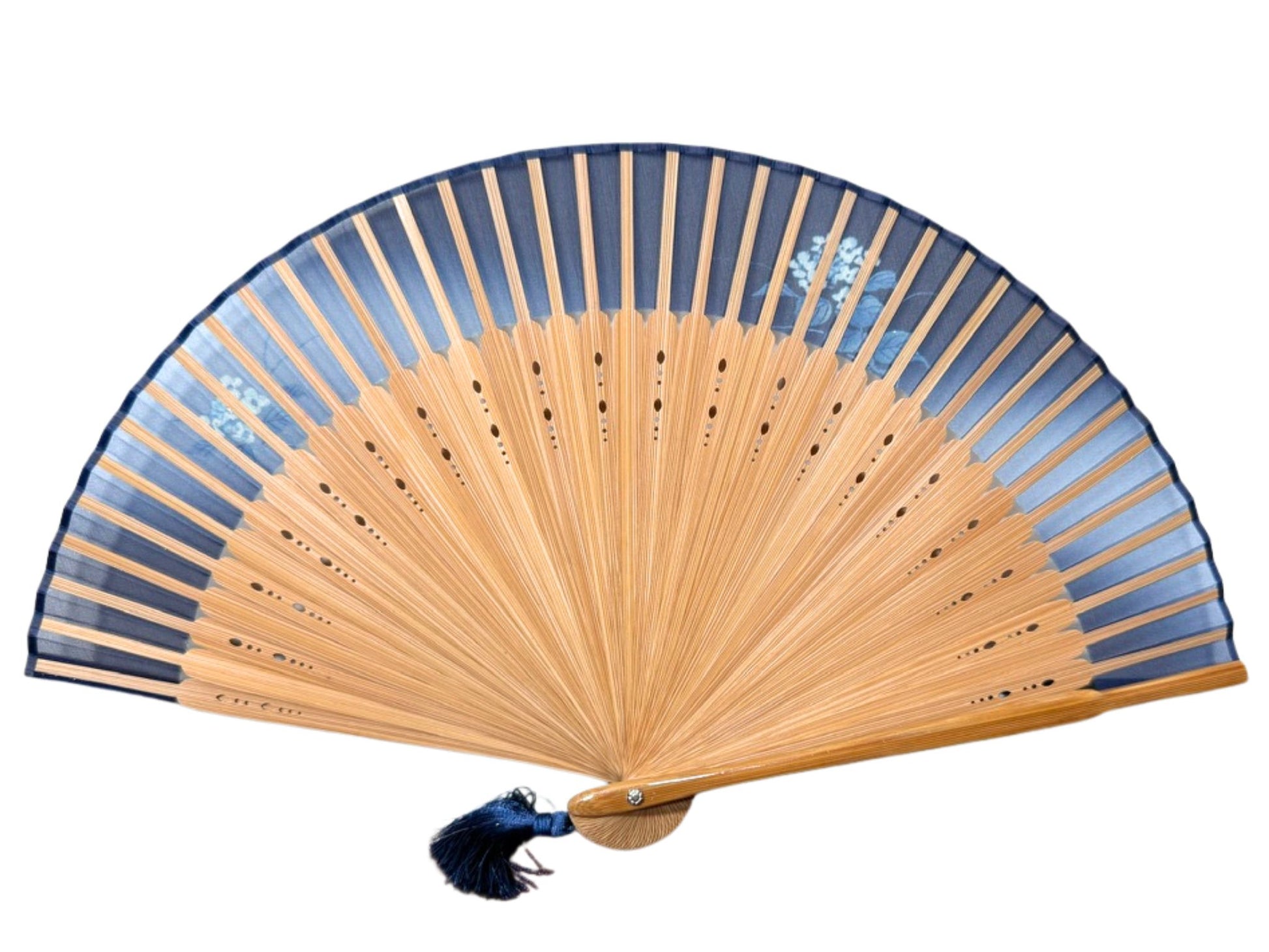 éventail traditionnel japonais soie bleue et bambou ajouré, verso