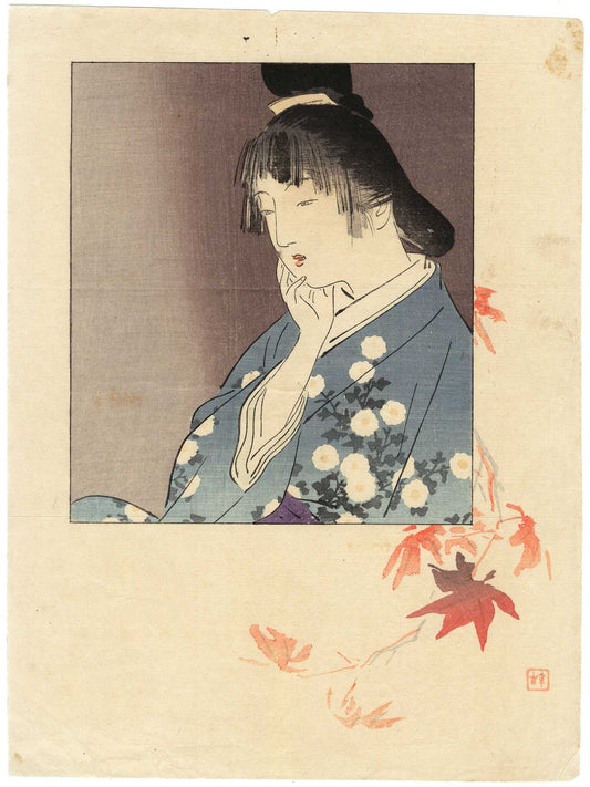 Estampe japonaise kuchi-e de Kajita Hanko représentant une femme en kimono bleu orné de chrysanthèmes, avec des feuilles d’érable rouges en automne.
