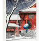 estampe japonaise une femme sous un papapluie bleu, devant entrée temple rouge sous la neige