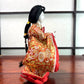 Poupée Japonaise Traditionnelle Hina Matsuri | Dame de la cour et son pot à eau coté droit