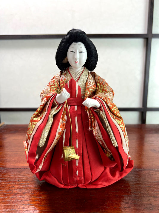 Poupée Japonaise Traditionnelle Hina Matsuri | Dame de la cour et son pot à eau 