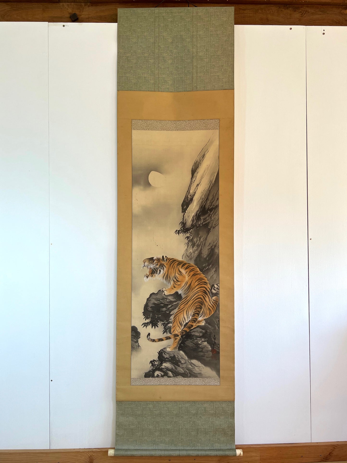 kakejiku japonais rouleau suspendu tigre rugissant