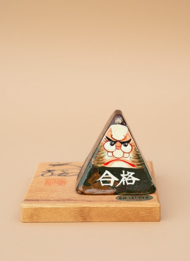 Daruma bloc laque fond beige