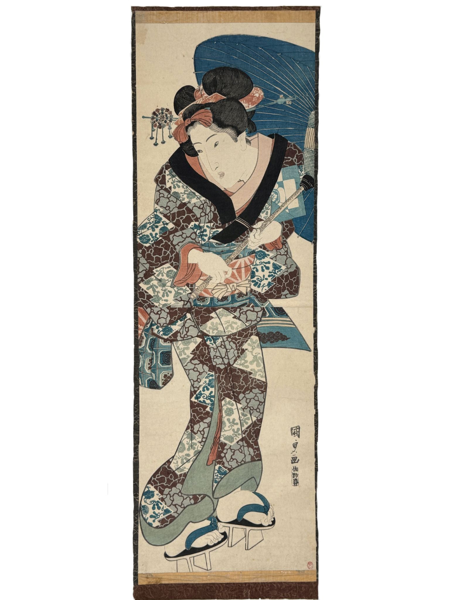 Estampe japonaise de Kunisada Toyokuni III en kakemono-e représentant une courtisane sous une ombrelle.