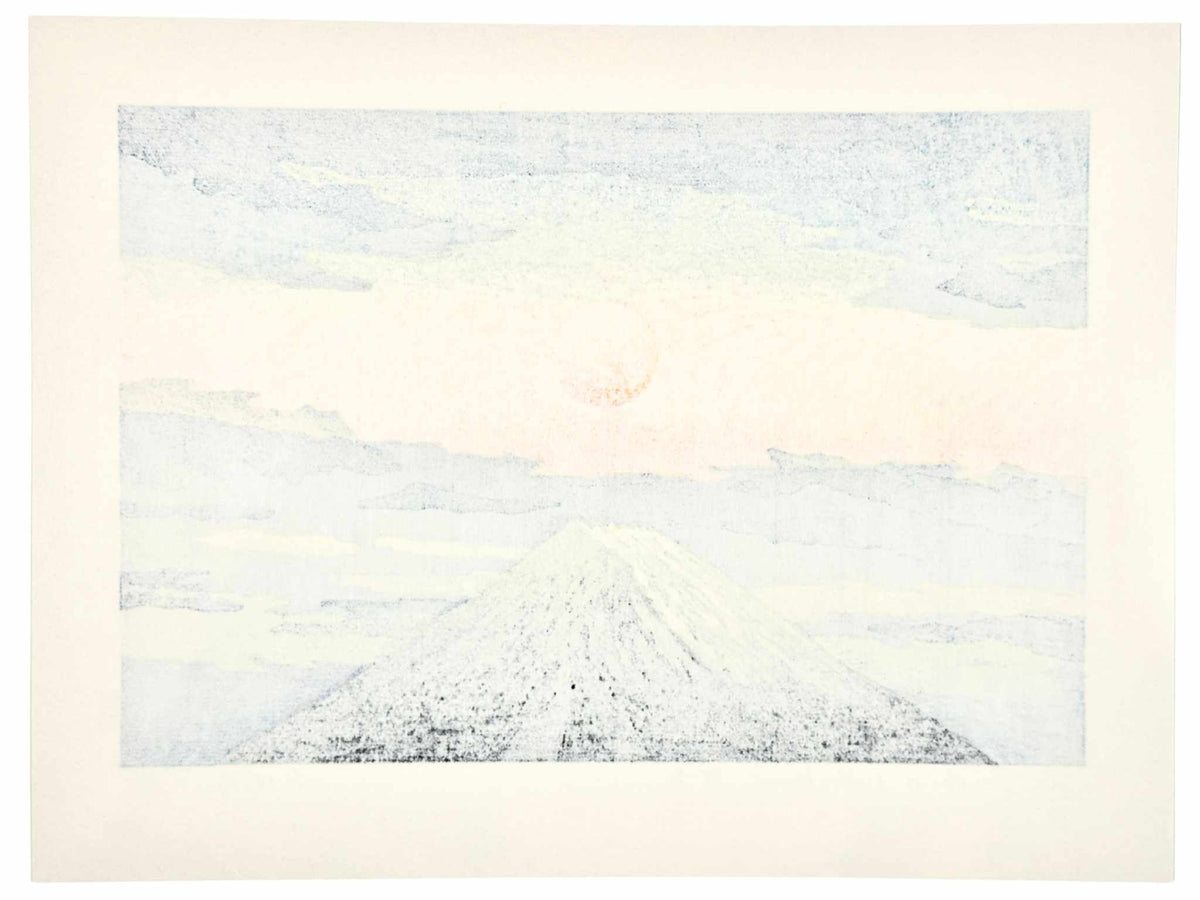 Estampe Japonaise de Kinoshita Taika représentant le soleil dans un ciel jaune aux nuages violets au-dessus le sommet du Mont Fuji, le verso de l'estampe