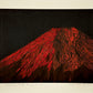 Estampe Japonaise de Kinoshita Taika représentant le sommet du mont Fuji rouge dans le noir de la nuit