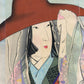 estampe japonaise en triptyque de Kiyochika Kobayashi, portrait de femme avec chapeau orange en gros plan, le visage