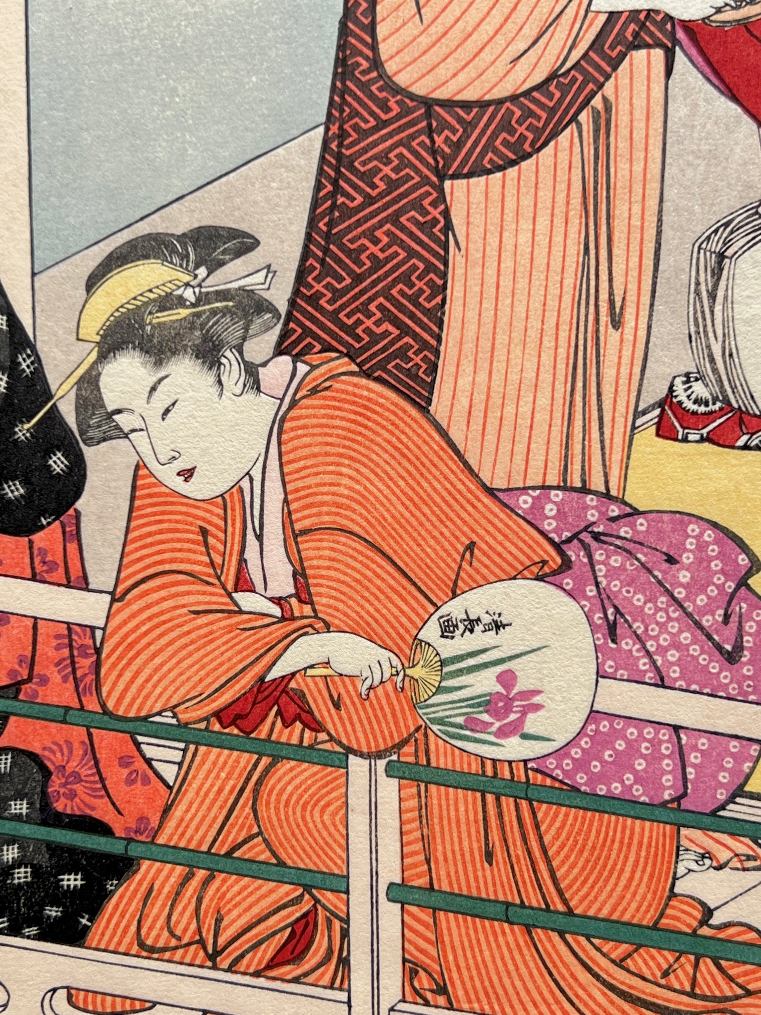 estampe japonaise, courtisane tenant un éventail uchiwa à la main